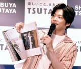 30��Ō�̎ʐ^�W�w�x���x�𔭔������c���\ �iC�jORICON NewS inc. 