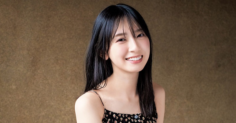 日向坂46金村美玖、夏全開の白タンクトップで美デコルテ披露 『BOMB