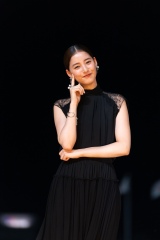 画像・写真 | 新木優子、黒のシースルードレスで競馬初体験 ミック