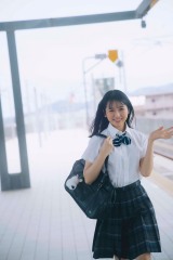 日向坂46新センター・上村ひなの、1st写真集発売決定 水着＆下着カット