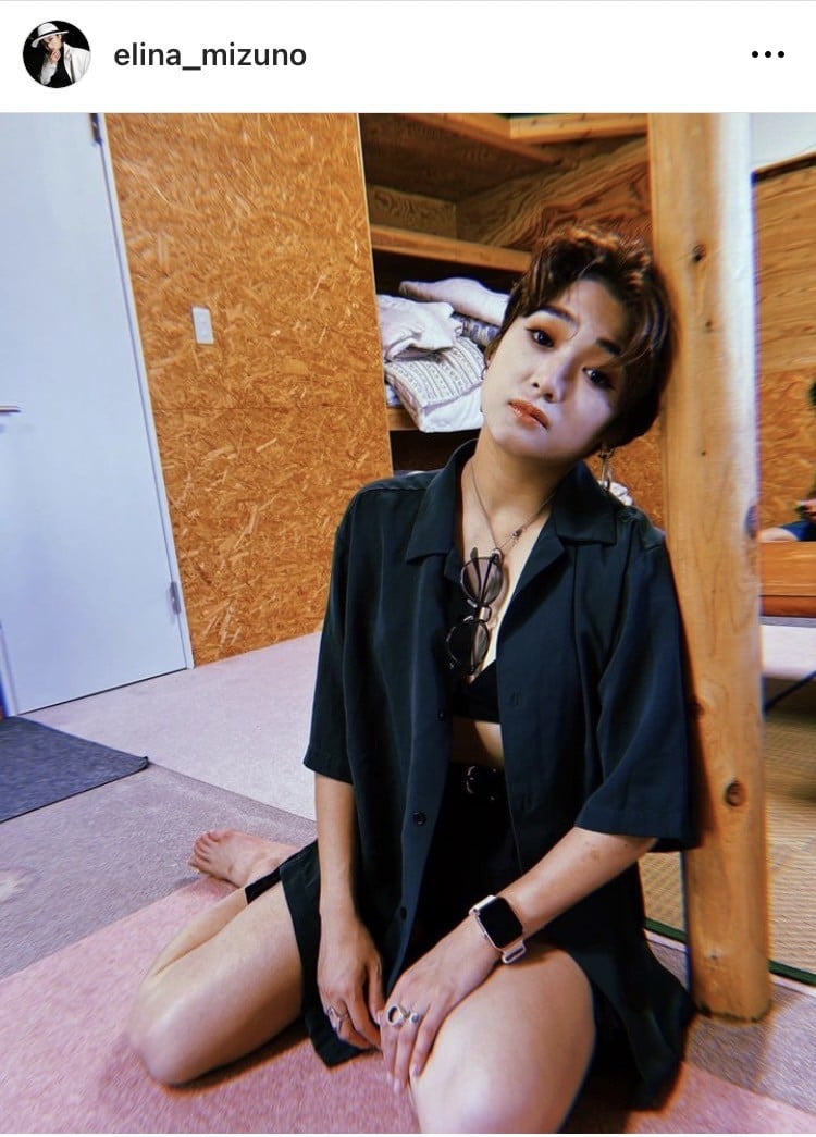 水野絵梨奈、美太ももあらわ“超ミニ”ルックで夏旅を満喫「んー、いかす