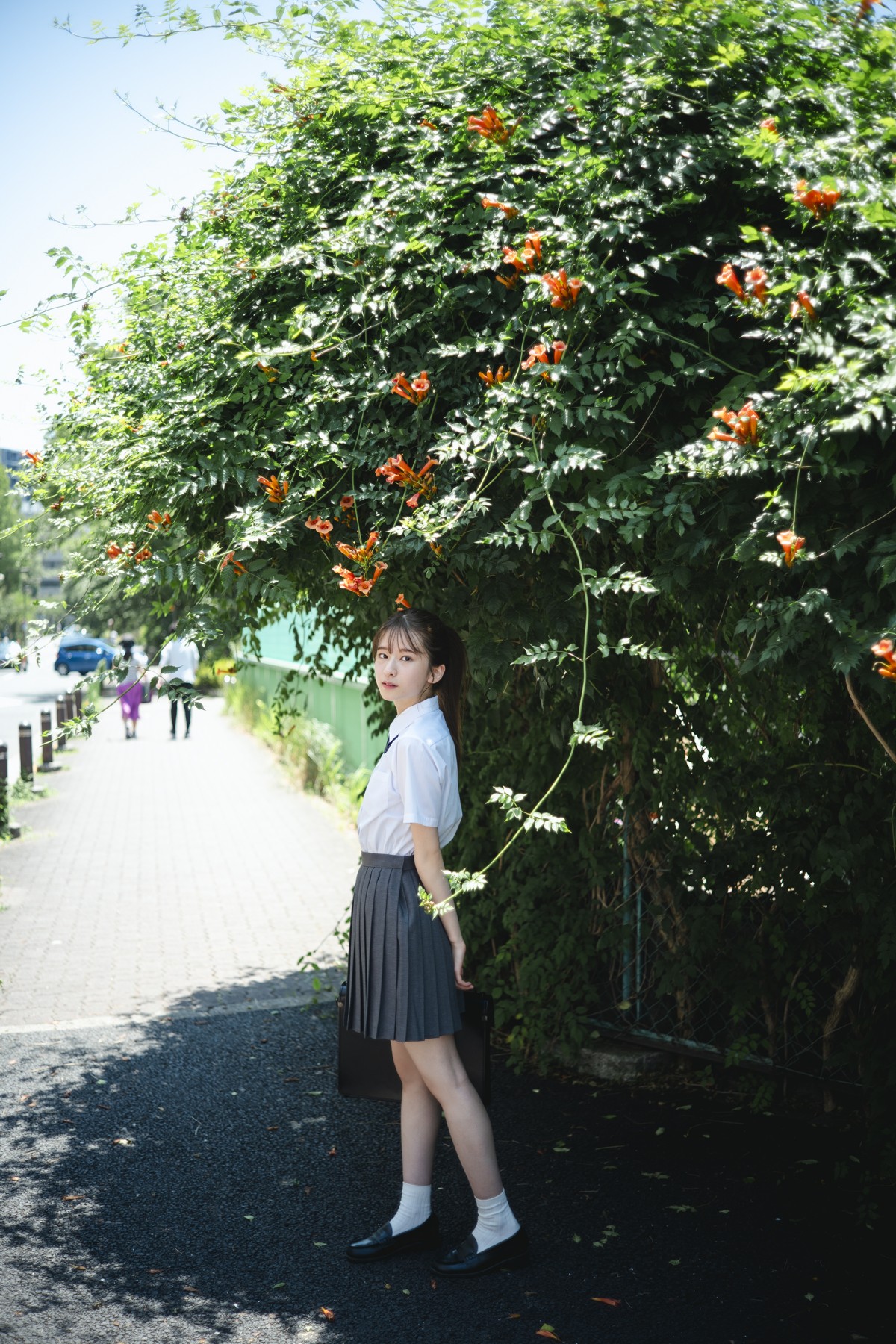 画像・写真 | 乃木坂46菅原咲月、清涼感あふれる制服姿で表紙飾る 日