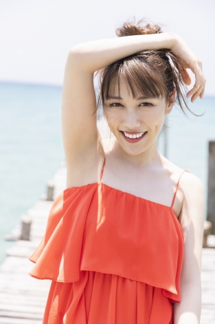 画像・写真 | ももクロ高城れに、1st写真集『9-Kaw-』 表紙