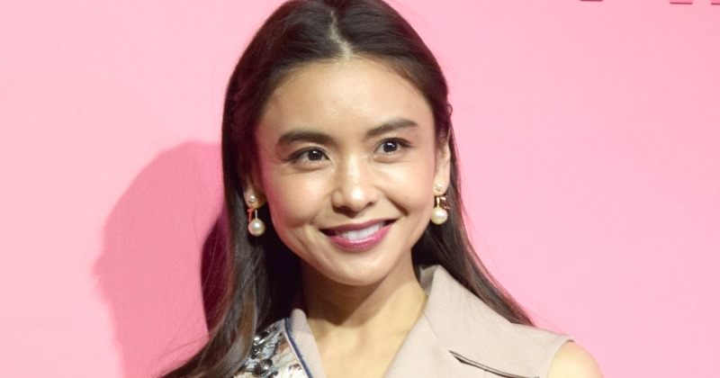 45歳・滝沢眞規子、“美ボディライン”あらわな水着姿 「久しぶりの