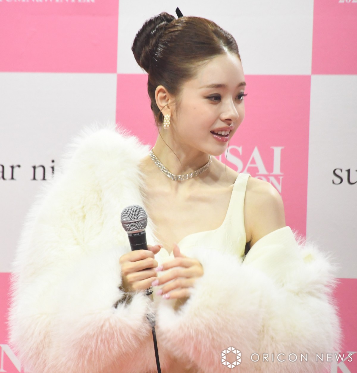 wKANSAI COLLECTION 2023 AUTUMN&WINTERx(փR)ɃTvCYoꂵ\EWA (C)ORICON NewS inc. 