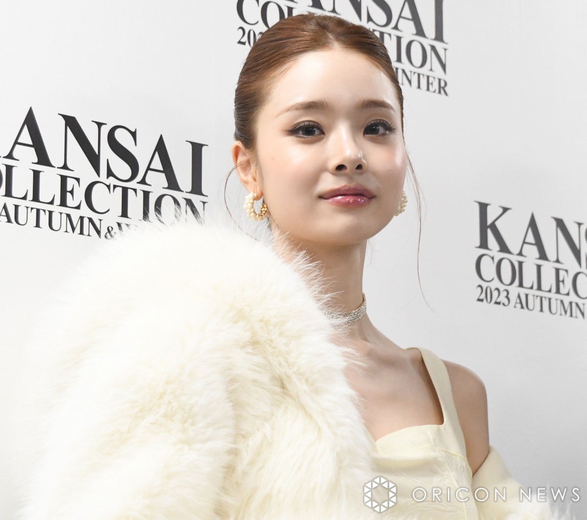 脱出おひとり島』ソン・ジアが美肩＆美ワキちらりで“大阪降臨