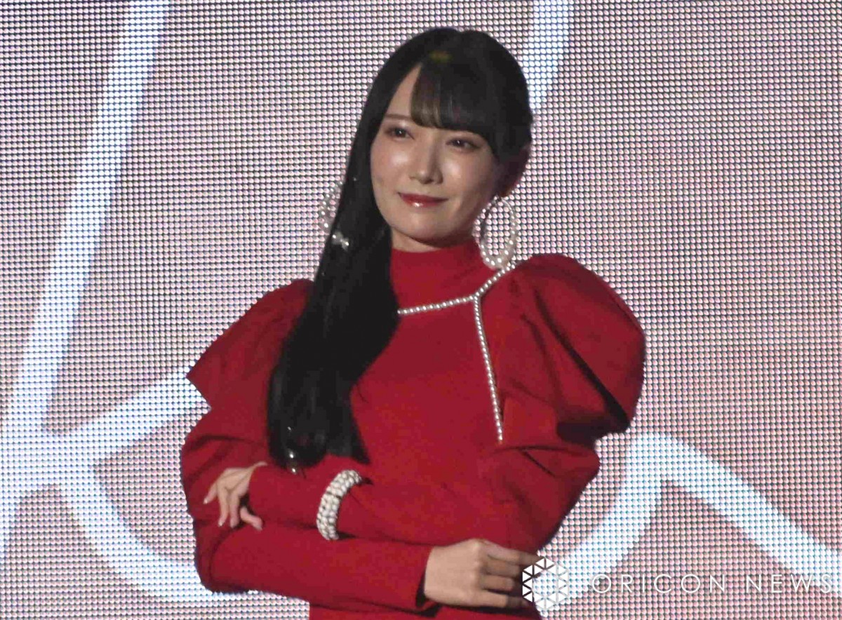 IDOL RUNWAY COLLECTION】≠ME鈴木瞳美、赤のタイトドレスで圧巻