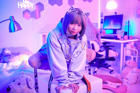 �����z�M�Řb��̉ĊG�R�R��8��23���ɃA�[�e�B�X�g�f�r���[���� 