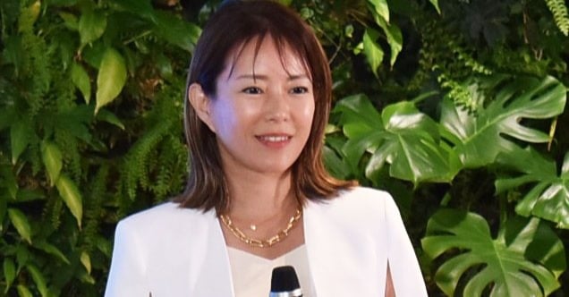 川村真木子、続かなかったジム通い…オンラインの宅トレが解決策に「運動の有無が、40代の美しさに表れる」 | ORICON NEWS