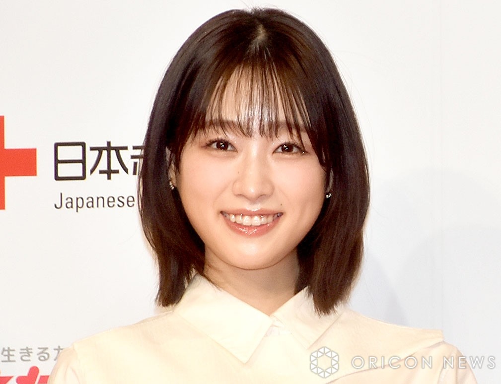 高橋ひかる“暗髪ロング”にイメチェン「すごい別人みたい」「やばい!! 久しぶりのロング」 | ORICON NEWS