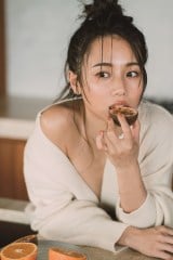 �Ɍ���1st�ʐ^�W�wNoon�x��s�J�b�g �B�e/�O�r�N�F 