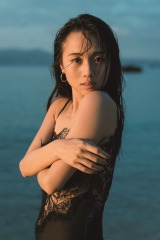 �Ɍ���1st�ʐ^�W�wNoon�x��s�J�b�g �B�e/�O�r�N�F 