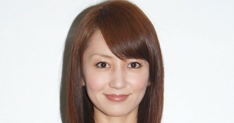 44歳・矢田亜希子、絶対領域あらわなミニスカ“ギャル”姿「#約30年振りにパラパラ踊った」 - ORICON NEWS