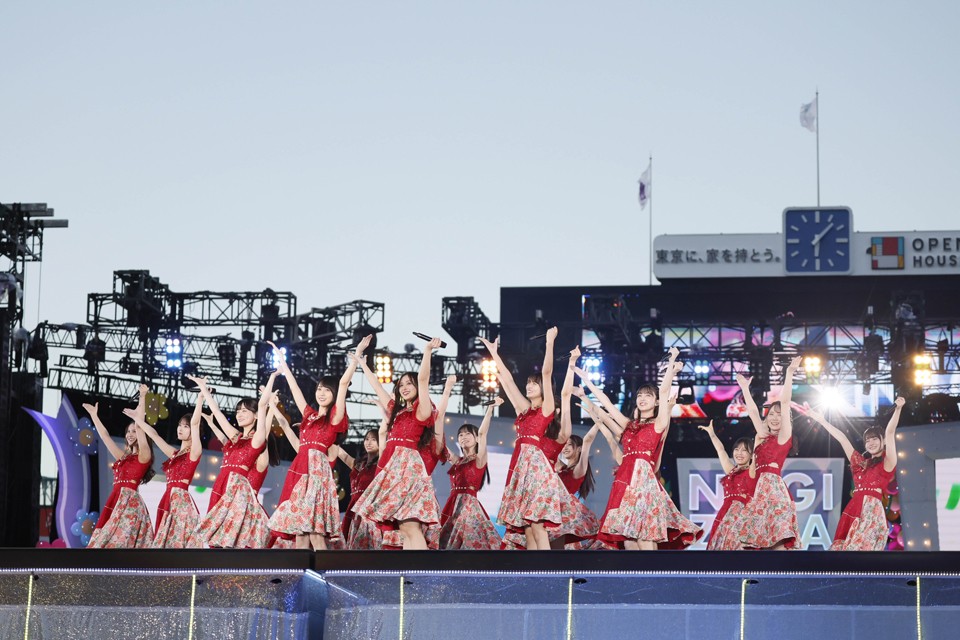 乃木坂46 - 8/30 神宮 全ツ だーち 乃木坂46、異例の4日間に驚き「奇跡」 新体制で“雨の神宮
