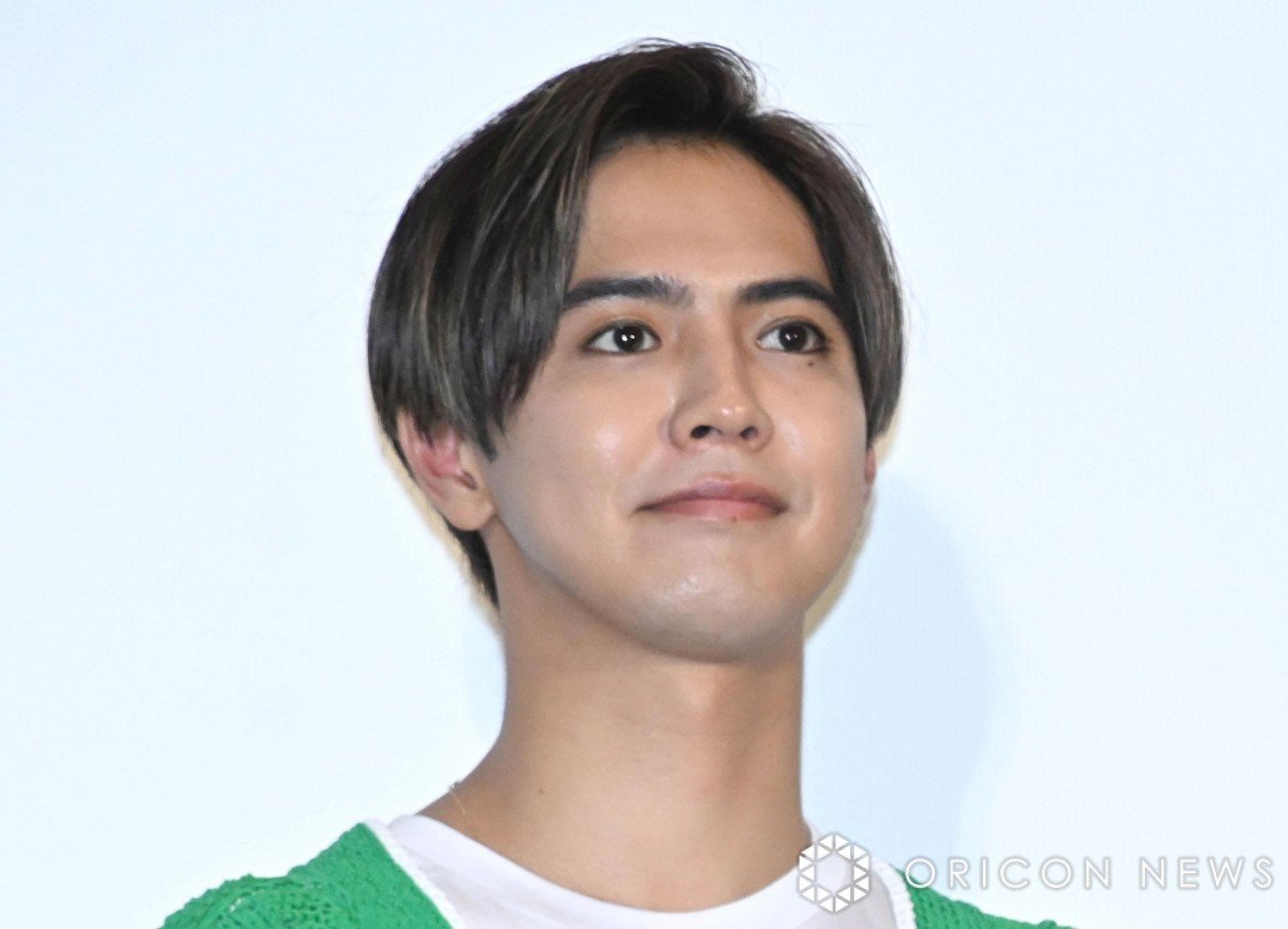 片寄涼太、パパになり初公の場に登場 誕生日祝福に笑顔「ありがとう