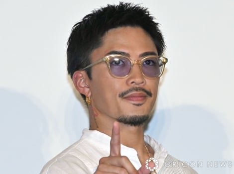 数原龍友の画像・写真 | 片寄涼太、パパになり初公の場に登場 誕生日祝福に笑顔「ありがとうございます！」 4枚目 | ORICON NEWS