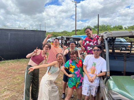 �w�L�g�̉ċx��2023 ����77����in Hawaii�x�ɏo������O�񍶂���j�t�������A�݂���ρA�L�g�O�s�^��񍶂���j�[�V�C�ƁA�r�r���؁A�g�����A�c����u �iC�j�t�W�e���r 