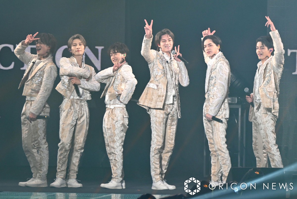 w37 }Cir K[YRNV 2023 AUTUMN/WINTERxɓoꂵ N (C)ORICON NewS inc. 