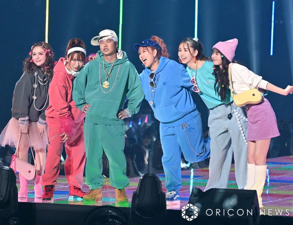 w37 }Cir K[YRNV 2023 AUTUMN/WINTERx̖͗l (C)ORICON NewS inc. 