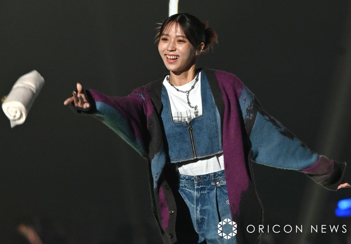 w37 }Cir K[YRNV 2023 AUTUMN/WINTERxɓoꂵN46EїR (C)ORICON NewS inc. 