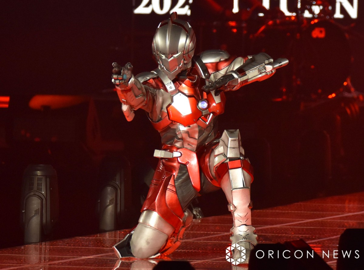 w37 }Cir K[YRNV 2023 AUTUMN/WINTERxɓoꂵULTRAMAN (C)ORICON NewS inc. 