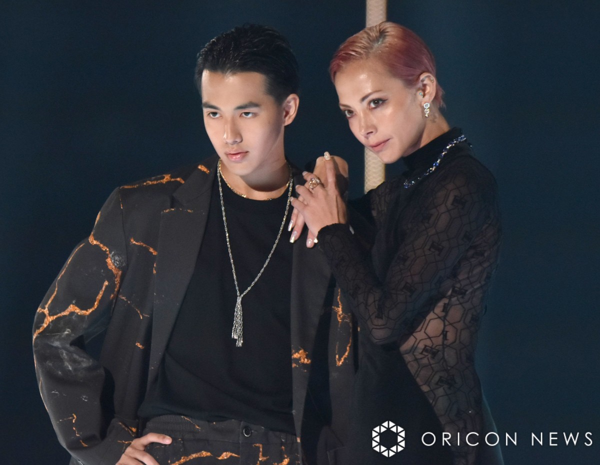 w37 }Cir K[YRNV 2023 AUTUMN/WINTERxɓoꂵ()yCAyAi (C)ORICON NewS inc. 