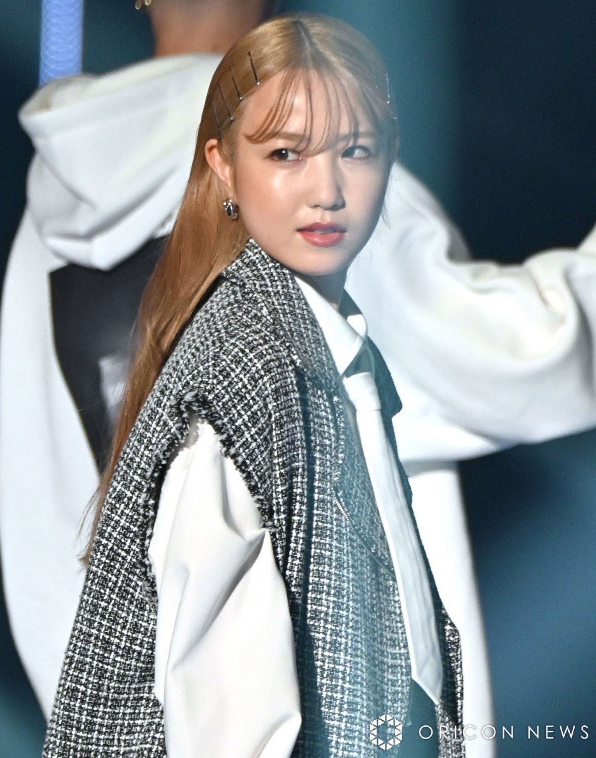 w37 }Cir K[YRNV 2023 AUTUMN/WINTERxɓoꂵAKB48E{cm (C)ORICON NewS inc. 