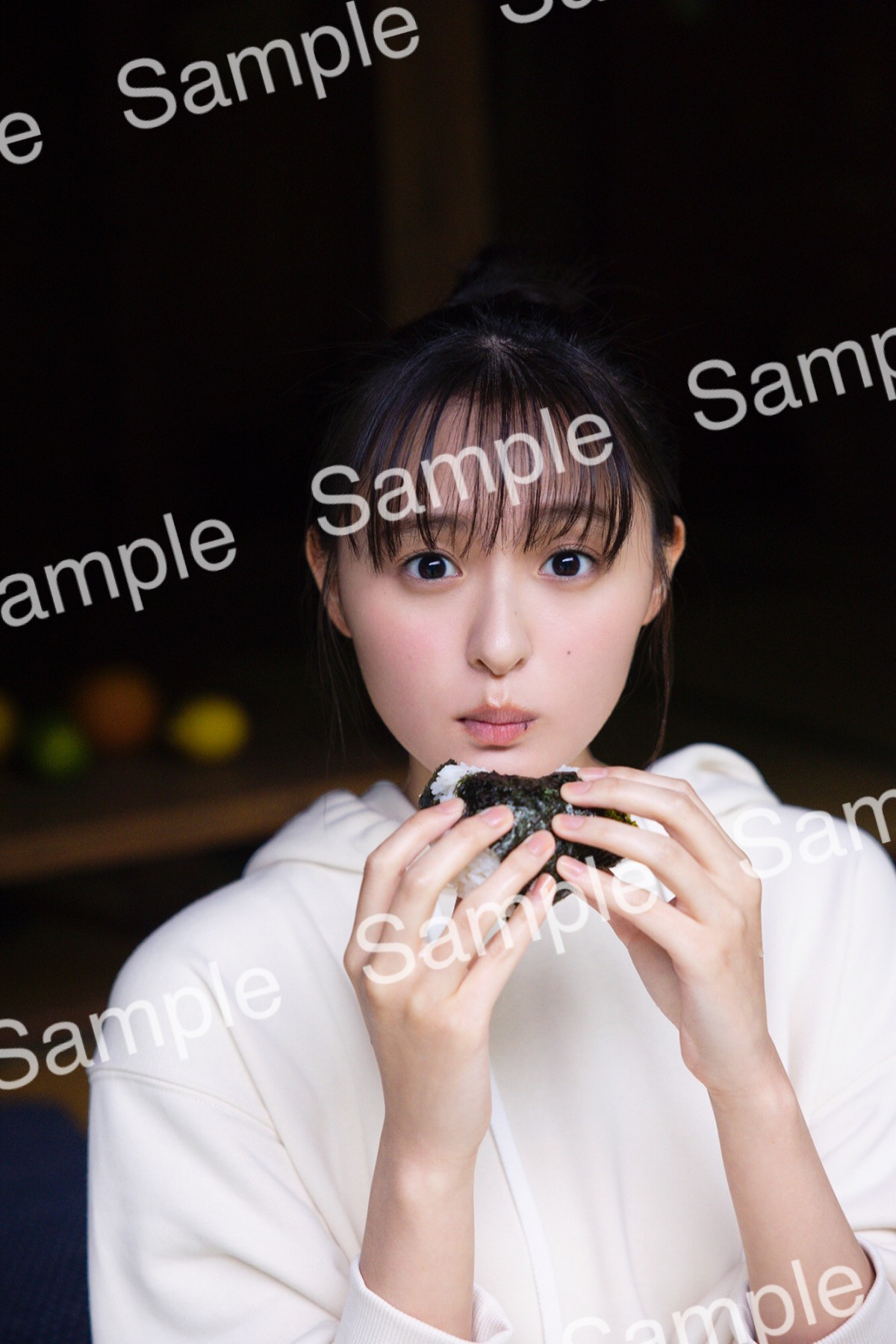 画像・写真 | 乃木坂46遠藤さくら、おにぎりもぐもぐカット解禁「写真