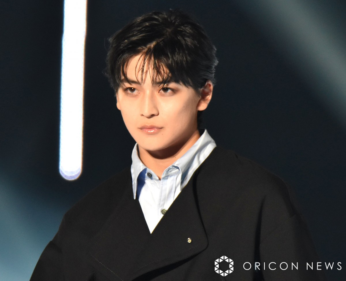 TGC2023A/W】高橋文哉、TGCに1年ぶり登場 大人シックな世界観で
