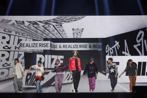 �f�r���[�V���O���uGet A Guitar�v�������[�X����RIIZE 