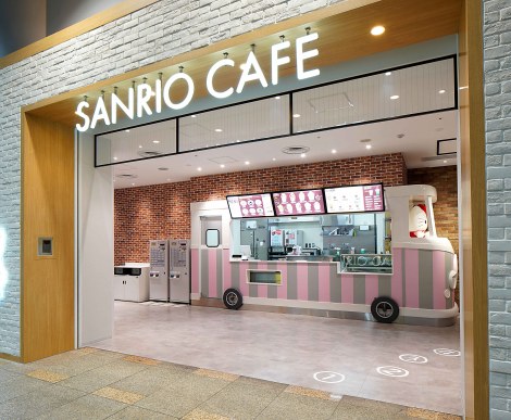 �T�����I�J�t�F1���X�A�r�ܓX�̗l�q�iC�j2023 SANRIO CO.,LTD.  ����i���j�T�����I 