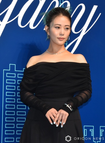 画像・写真 | 高畑充希、デコルテラインを惜しげもなく披露 “愛”を語る