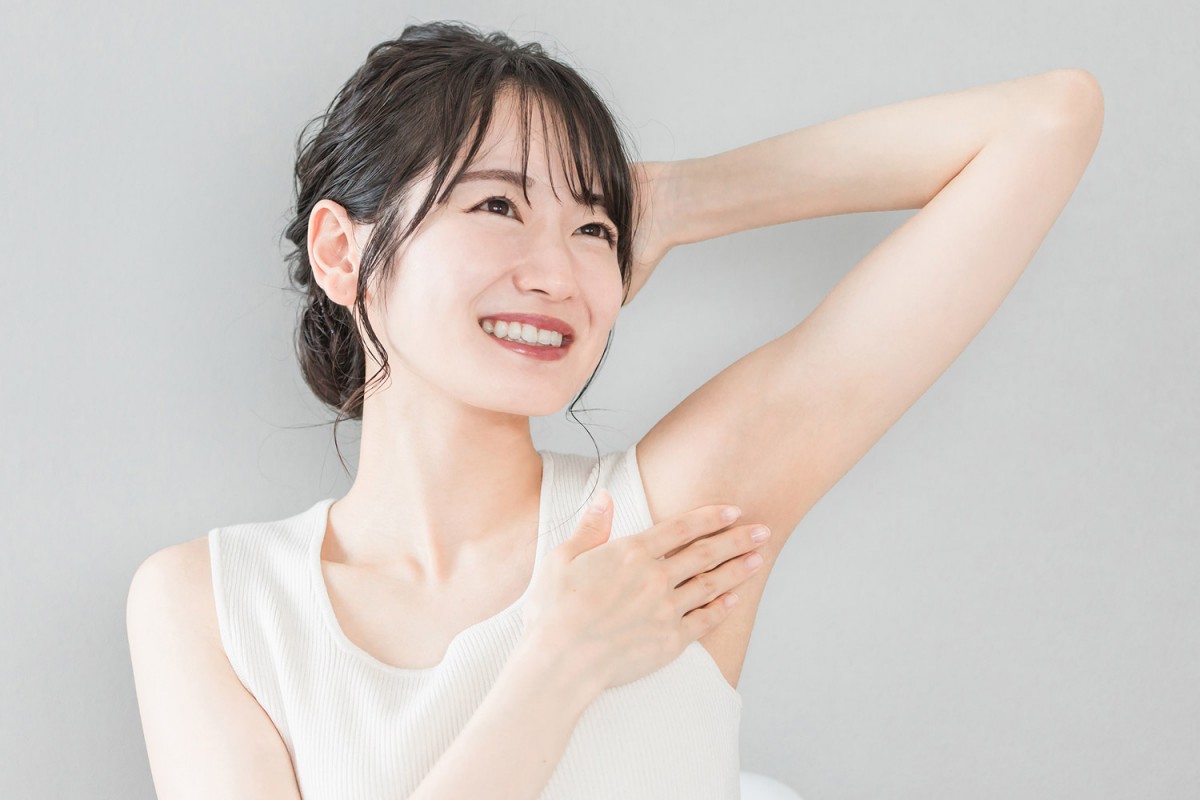 キム・ダミ　ワキ 脱毛は季節によって効果が変わる、なぜ“秋”が最適なのか？ 専門医に聞いた ｜最新ニュース｜eltha（エルザ）