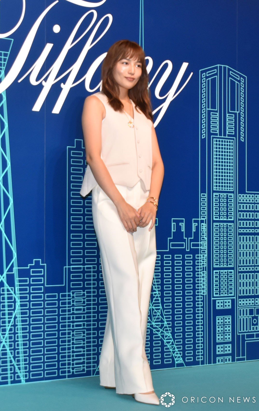 画像・写真 | 川口春奈、パンツスタイルで艶やかに ティファニーは