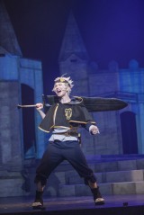 ����w�u���b�N�N���[�o�[�x�J�� (C)�c���T��/�W�p�ЁE�u���b�N�N���[�o�[the Stage����ψ��� 