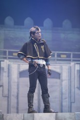 ����w�u���b�N�N���[�o�[�x�J�� (C)�c���T��/�W�p�ЁE�u���b�N�N���[�o�[the Stage����ψ��� 