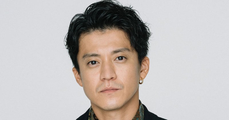 お値下げ！貴重！超レア！！小栗旬くん☆サイン☆本物 小栗旬 直筆サイン色紙 & 日本映画MAGAZINE 14 - メルカリ