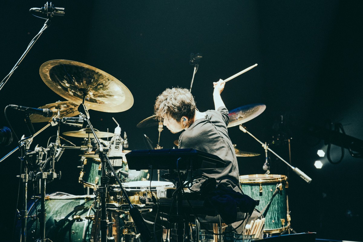 9mm Parabellum Bullet、9年ぶり武道館 19周年の祝祭に轟く最新かつ最強の“カオス” | ORICON NEWS