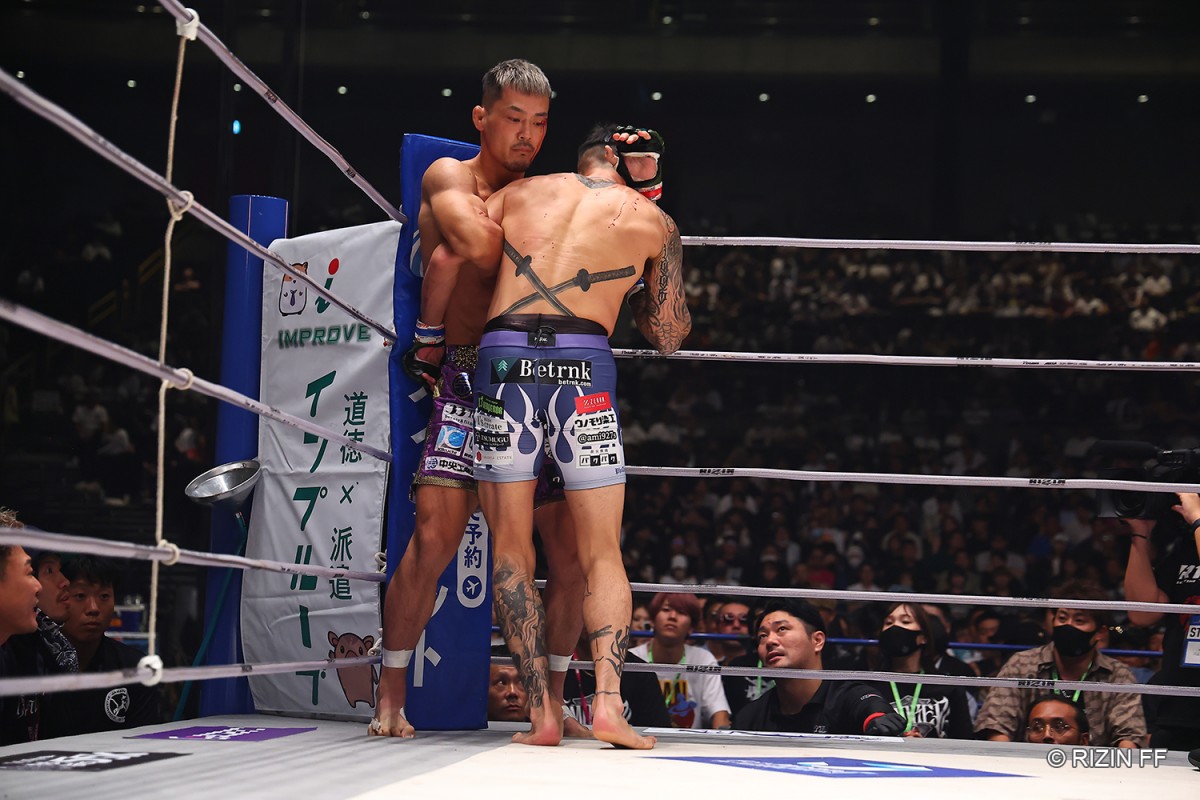 DEEP RIZIN 牛久絢太郎　実使用グローブ DEEP RIZIN 牛久絢太郎 実使用グローブ