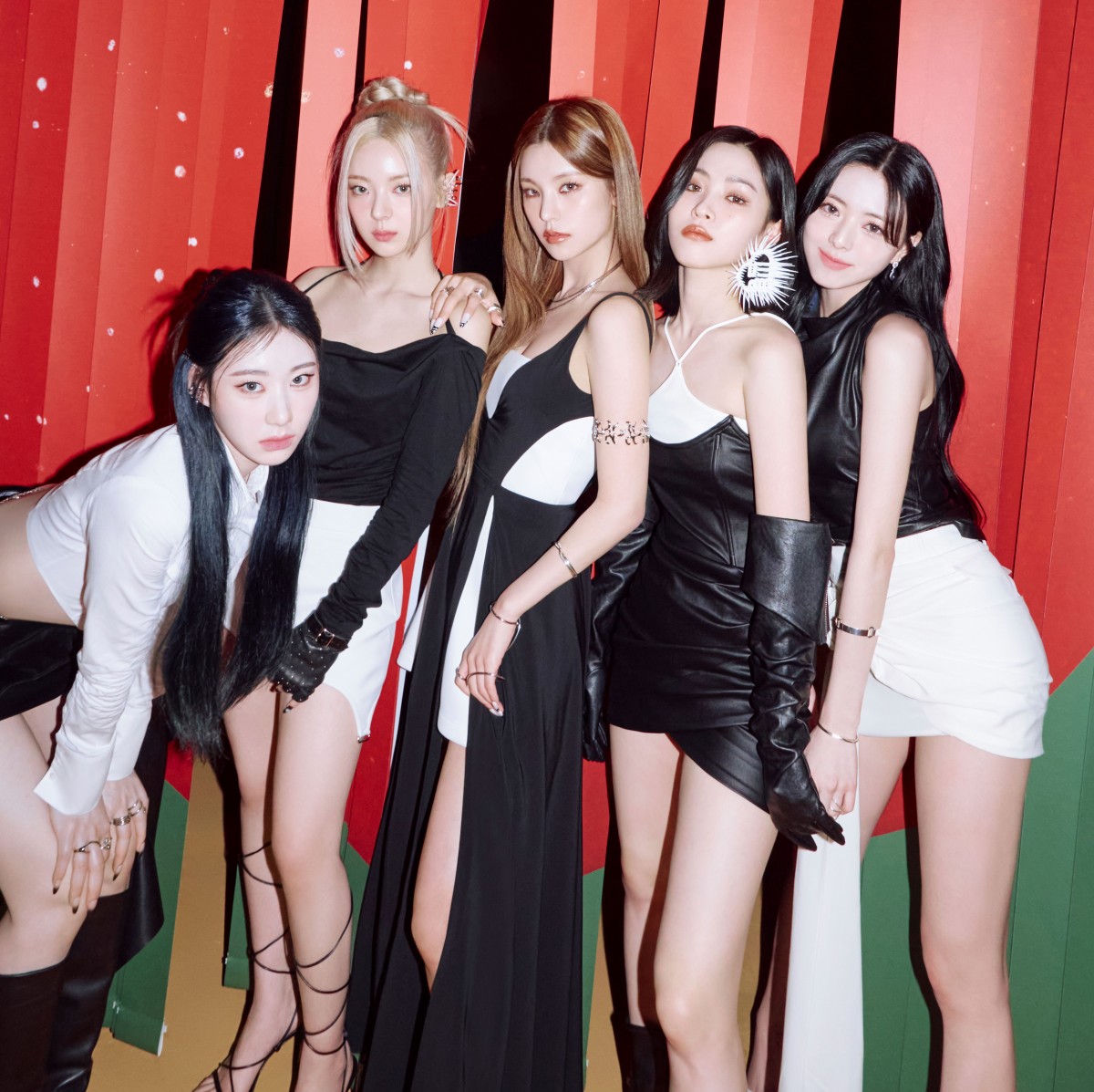 ITZY、日本初アルバムタイトル曲「RINGO」MV解禁 全編日本語