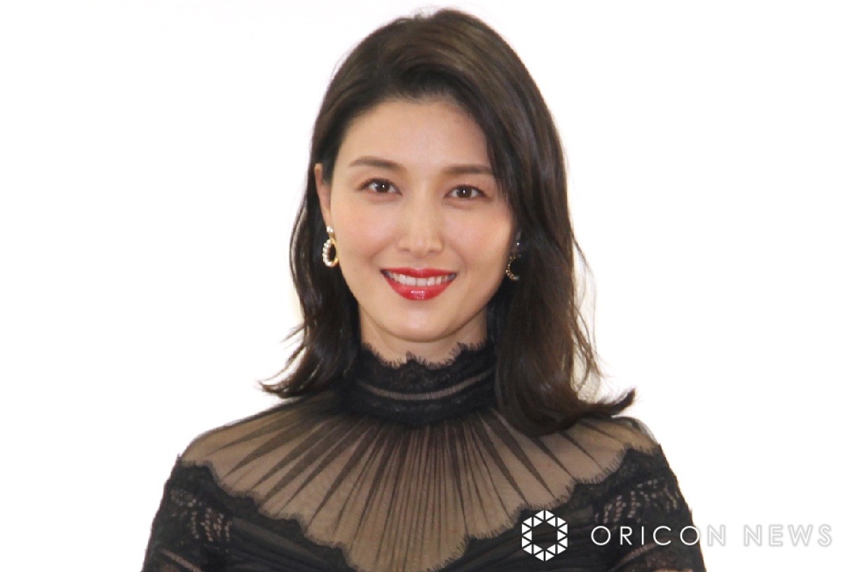 橋本　マナミ 39歳・橋本マナミ“絶対領域”あらわなミニスカゴルフウェア姿「悶絶してまうわ～」「魅力的な美女」 | ORICON NEWS