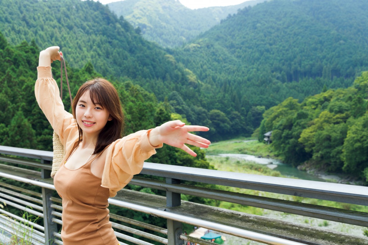 画像・写真 | “令和の完売クイーン”菊地姫奈と山奥の温泉で… 『FRIDAY』表紙＆グラビア＆DVDで堪能 3枚目 | ORICON NEWS