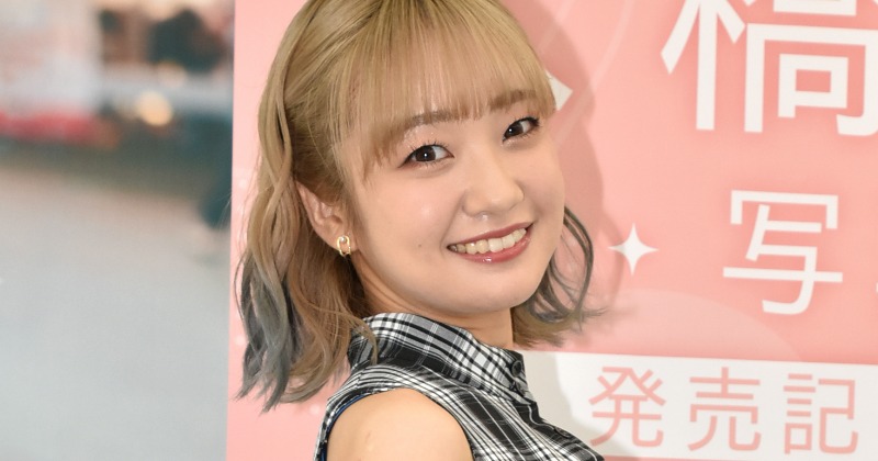 大橋彩香、水着姿で砂浜に“出走”「ウマのみなさんはあんなに速く走れて