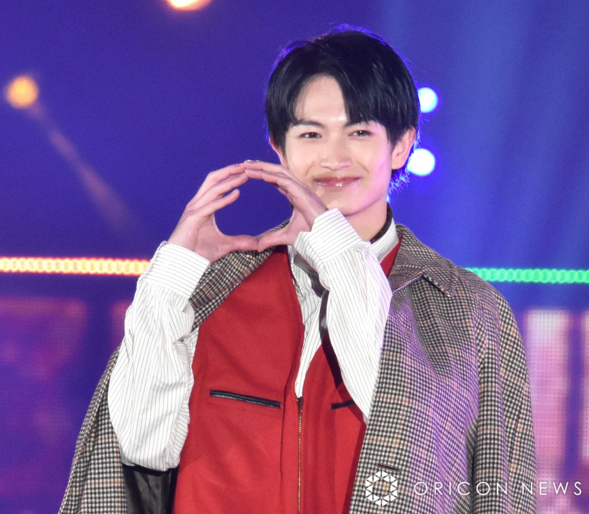 GirlsAward】綱啓永、“つなマルポーズ”披露 彼氏感あふれる秋服で2度目