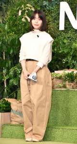 �l�X�����{�u�l�X�J�t�F Make your world�v�VCM���\��ɓo�d�����݈�䂫�� (C)ORICON NewS inc. 