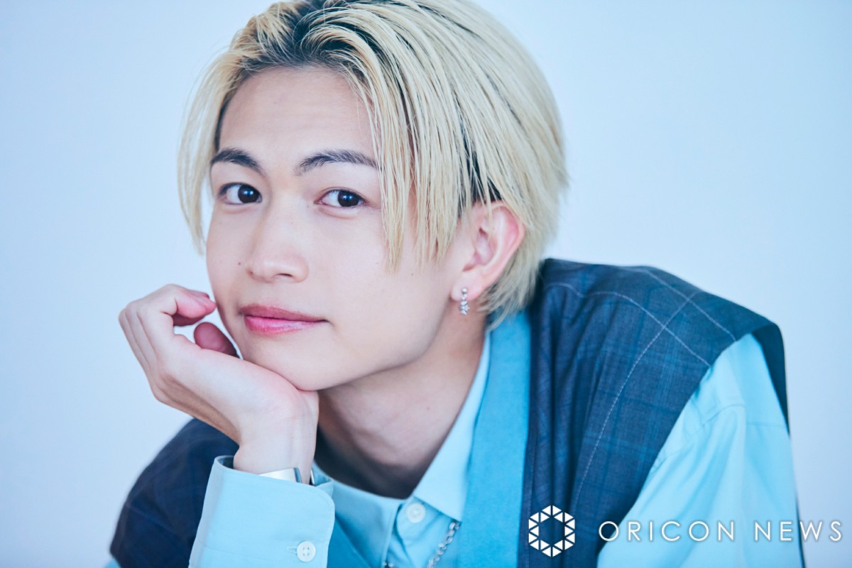 綱啓永、宮世琉弥＆八村倫太郎＆山下幸輝と“8LOOMポーズ”披露 反響