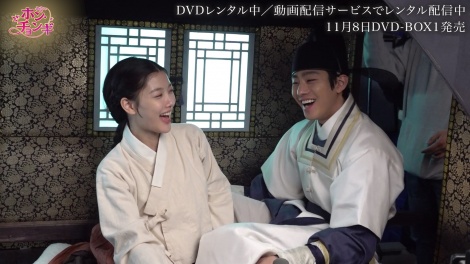 �w�z���E�`�����M�x�ɏo������i������j�L���E���W�����A�A���E�q���\�v�iC�jSBS 