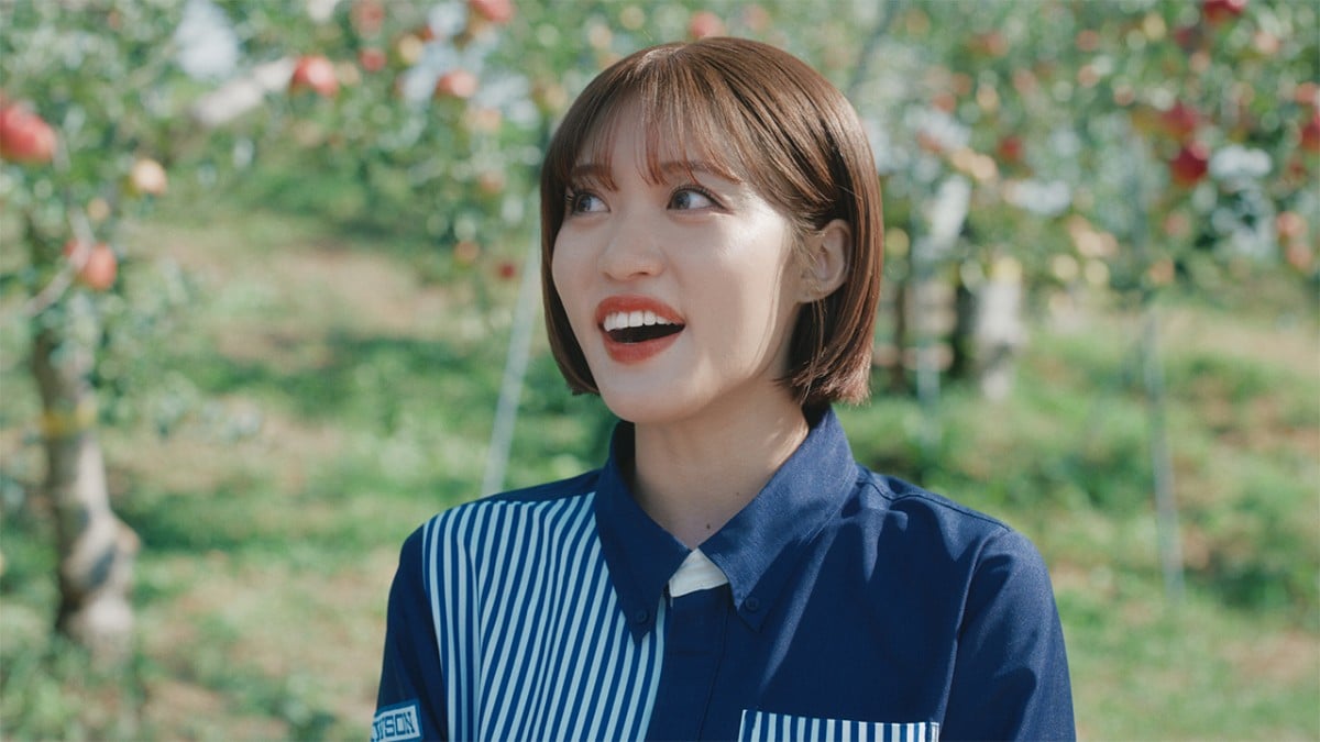 甘噛みハムハム　王林(元 りんご娘)オリジナルモデル 日テレポシュレ 王林 (c)日本テレビ - FANTASTICS八木勇征主演のモ