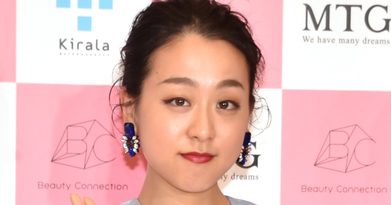 浅田真央ｱｲｺﾗ Mao Asada | Figure skating dresses, Skating dresses ...