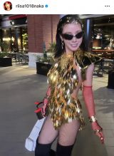 �����ˎсuGLORIA the tour�̃C���[�W�̈ߑ��ƃ��C�N�ŉ������ɂ�������v�i�ʐ^�̓C���X�^�O�������j 